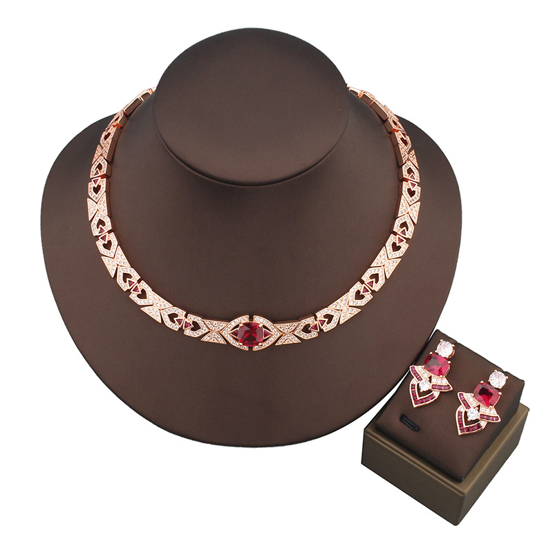 Designer Collection Style Stud - огляд і ціна Vintage Fashion Collection