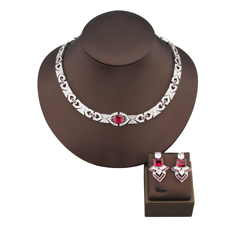 Designer Collection Style Stud - огляд і ціна Vintage Fashion Collection