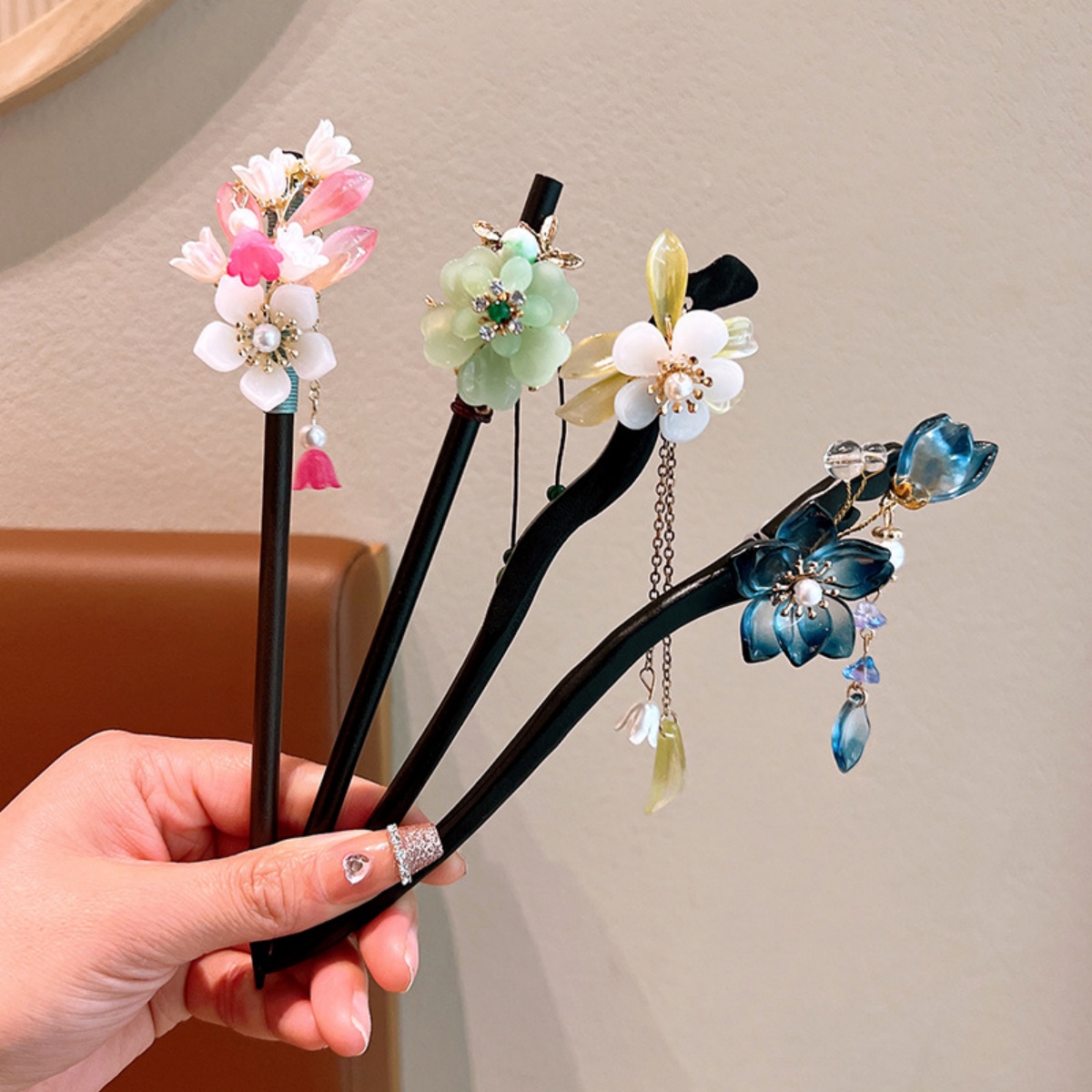 Exquisite Flower Tassel Wooden - огляд і ціна Vintage Fashion Girl