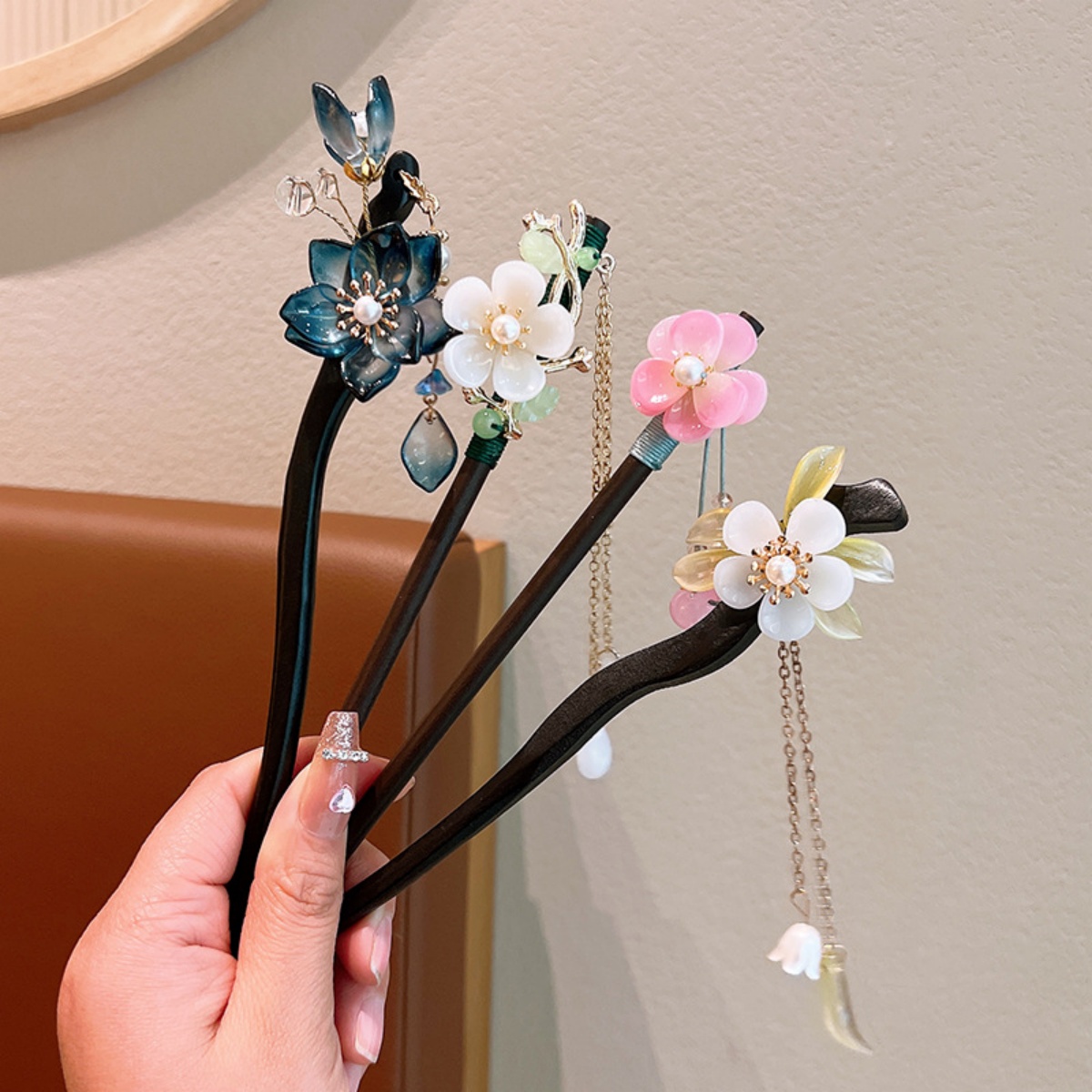 Exquisite Flower Tassel Wooden - огляд і ціна Vintage Fashion Girl